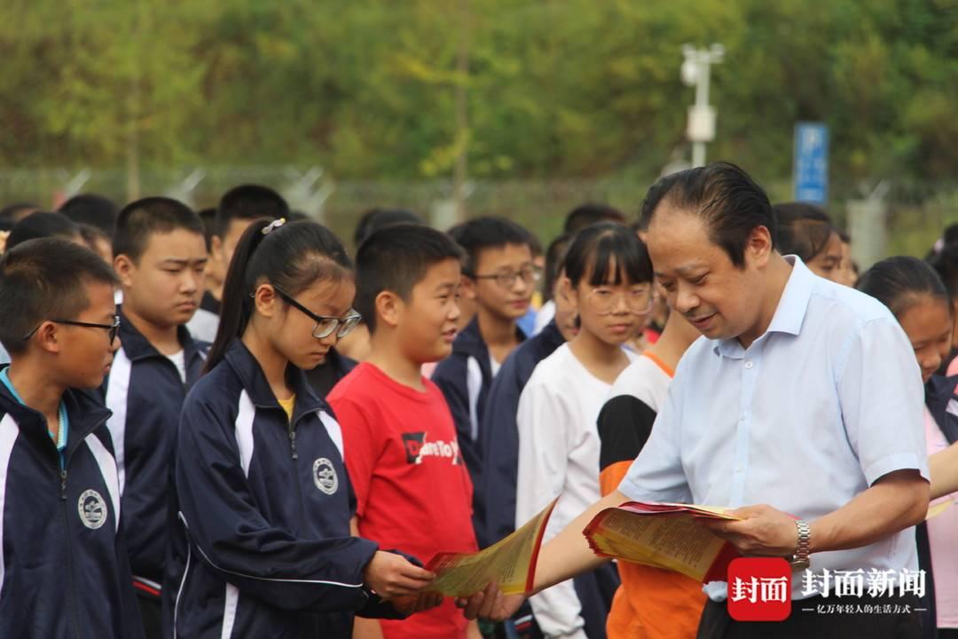 蓬安县司法局新项目推动法治建设，深化法律服务群众实践